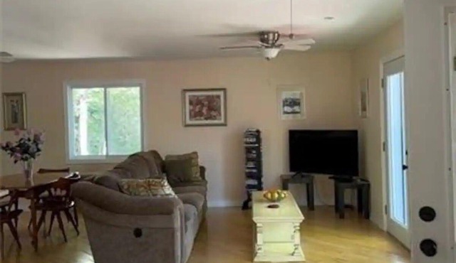 Bobs Lake 3 Bedroom Waterfront : $1495* Last Minute Weekly Special!