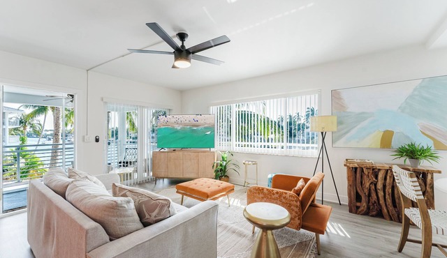 Boca Coastal Waterfront Stay - 2BR 2BA - Pool, Gym, Parking, Walk to Beach