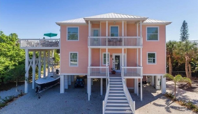 Boca Grande Pool Home 343 - 4 bedroom/4 Bath - Steps to Beach!