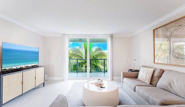 Boca Raton Escape Pool Directly Across from Beach