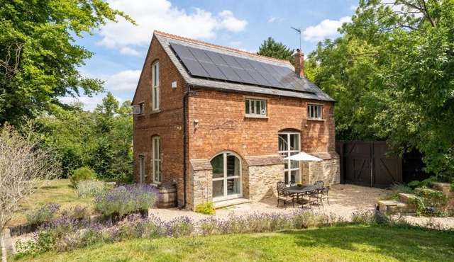 Boddington Mill, Enchanting 3 Bdr Retreat by Oriri