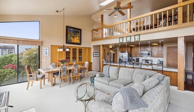 Bodega Retreat! Ocean View, Golf Course, Walk to Beach & Clubhouse, Dog Friendly