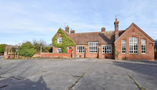 Bodham Halls - green door - 5 bed