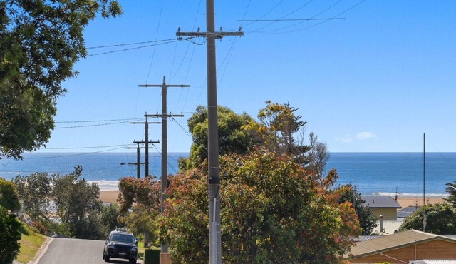 Bodhi's Reef | Coastal Retreat