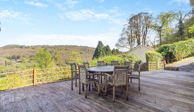 Bodmin - Three Bedroom House, Sleeps 6