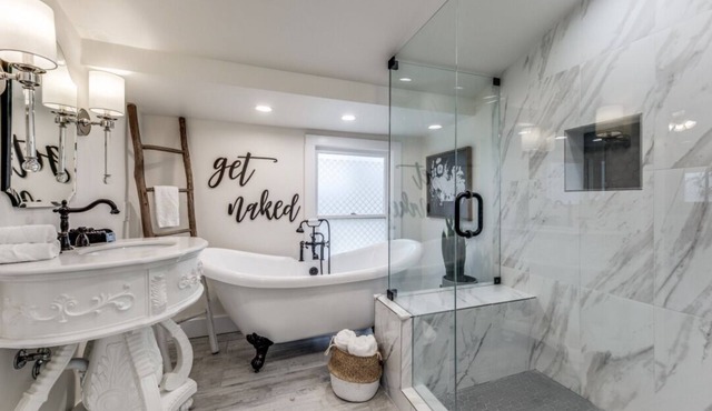 Boerne Bungalow off Main St in Downtown Boerne