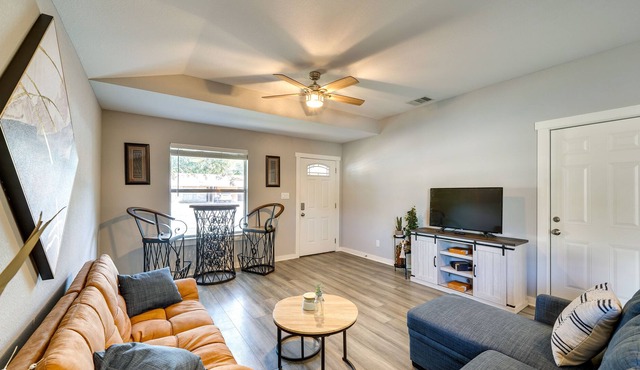 Boerne Home w/ Fenced-In Yard & Gas Grill!