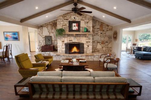 Boerne Modernist Ranch