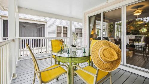 Bogeys Retreat by AvantStay Golfers Retreat w Shared Pool Month Long Stays Only