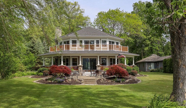 Bogie's Place: Perfect Canandaigua Lake Retreat - Beautiful Sunrise Views!