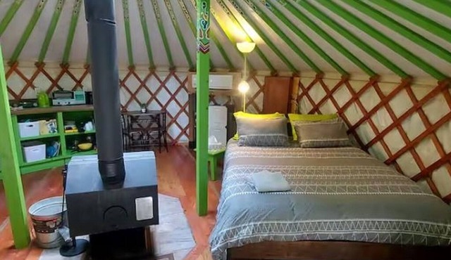 Bohémienne des Yourtes du petit ruisseau avec spa