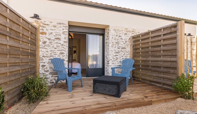 Bohême Studio with terrace and parking, near Planète Sauvage