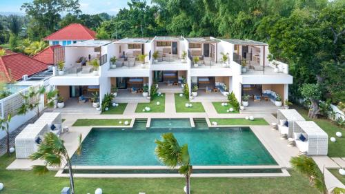 Bohemian Beachfront Apartments