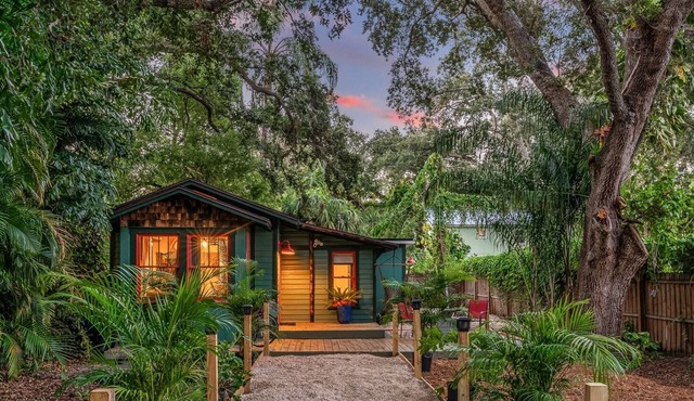 Bohemian Bungalow | Gulfports Oak Inn