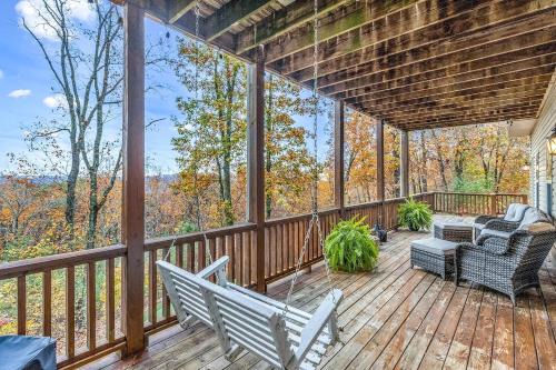 Bohemian Hideaway, Mountain and Valley Views, Pet Friendly