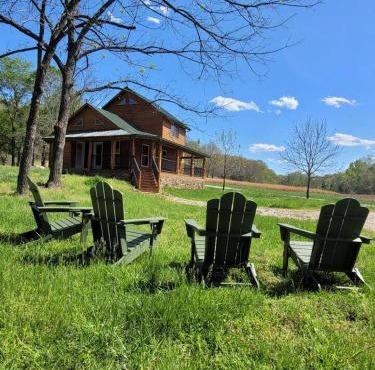 Bohío Retreat - Cabin and Creek View on 42 Acres