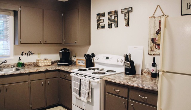 Boho 2 bedroom in downtown Floyd, VA-Golden Maple