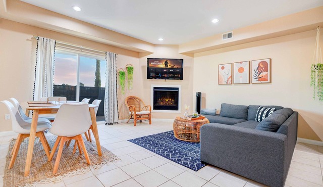 Boho 4Bedroom Family Townhome (10 min to SD Zoo)
