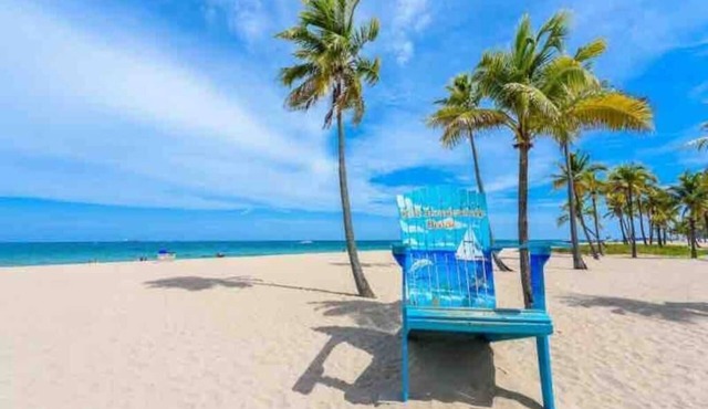 Boho Apt. 3, |Beach | Airport| cruises port