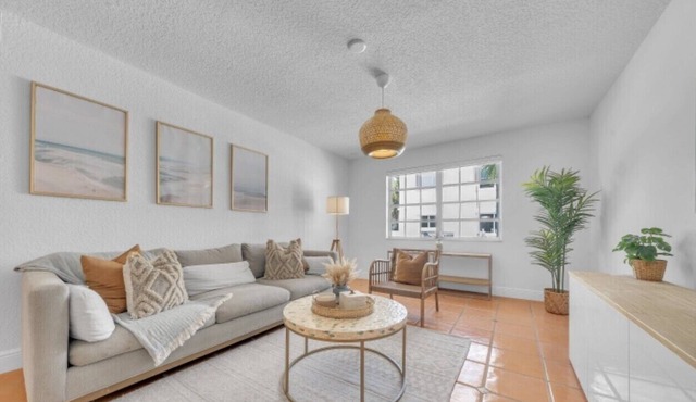 Boho Beach Apartment- Walking distance from the beach!