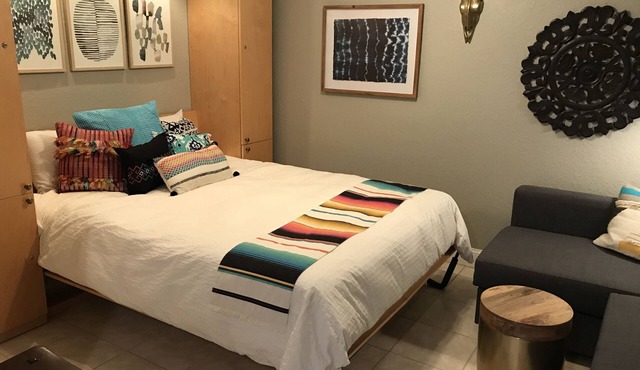 Boho Beach Getaway with pool-Clearwater/St. Pete Beach-3 min. walk to beach