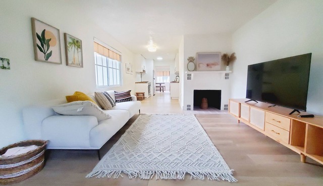 Boho Beach Villa- minutes to the ocean