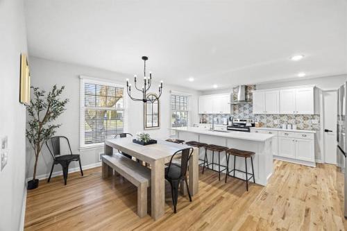 Boho Beauty Newly Remodeled 4BD 3 FULL BATH