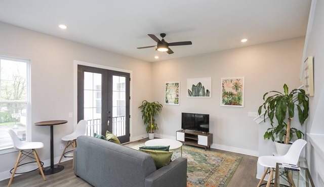 BOHO Boutique Stay |3bd 2ba|10 Minutes to Lower Broadway|