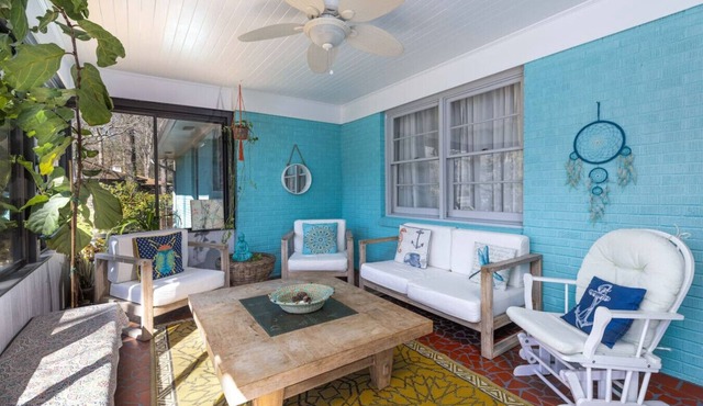 Boho by the Water! 1750sqft - Fishing & sleeps 11!