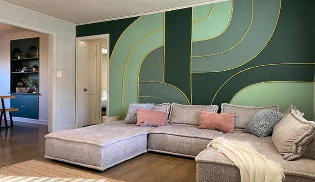 Boho Chic 2 Bedroom West Plaza