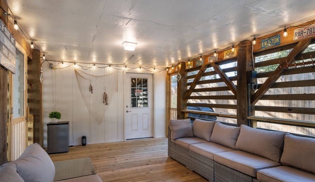 Boho-chic Banks getaway with luxe interior, hot tub, AC, & W/D - dog friendly