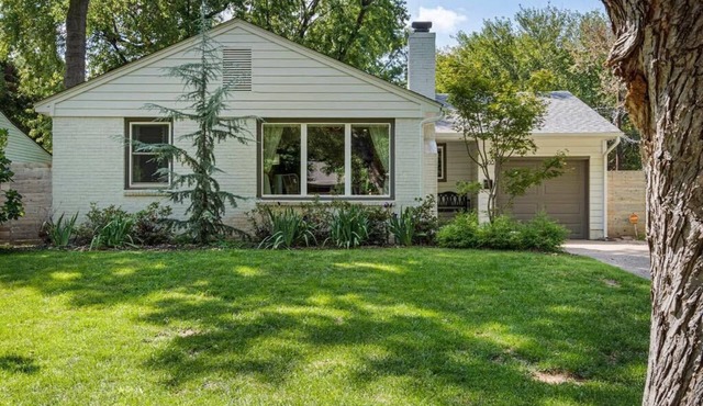 Boho Chic Close to Downtown and Gathering Place