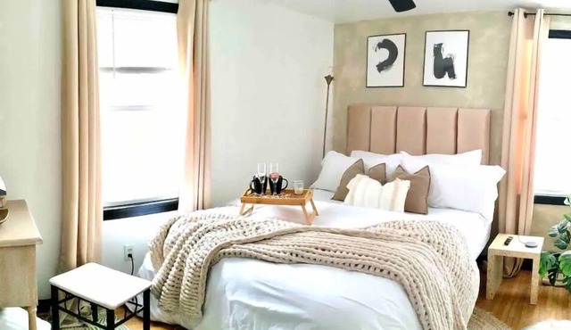 Boho Chic House w/hot tub - 15 min from Niagara Falls!