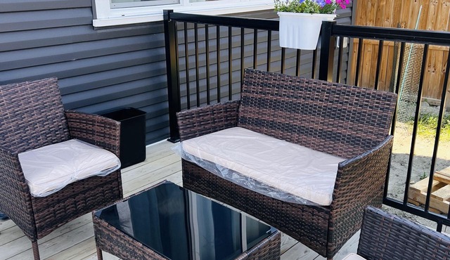 Boho chic Retreat: A stylish Vrbo home! Approved by City of Calgary