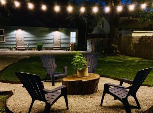 Boho Groove - urban studio with relaxing backyard