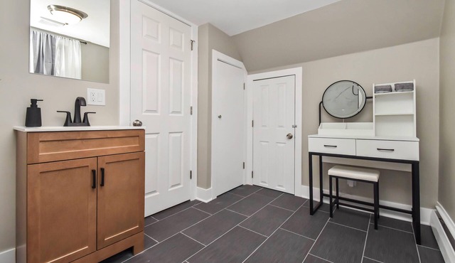 Boho Heights Hideaway: Spacious 4BR-2BA house in Peoria Heights - NEW