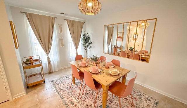 Boho Hideaway Townhome, 2br/2.5ba Near UofM/Highland Strip