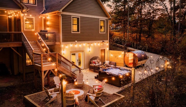 BoHo Home|10 King beds|Hot tub|Barrel Sauna|SpeakEasy|Theater|5200SqFt