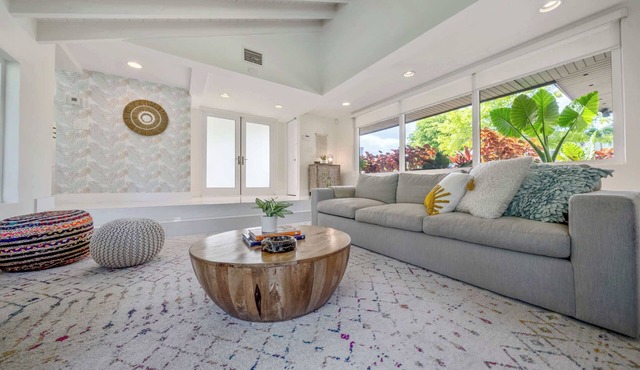 Boho House, Large Yard, Central Miami Location