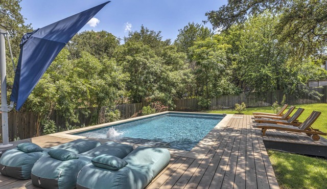 Boho in SoCo - Luxury Pool Villa min from downtown!