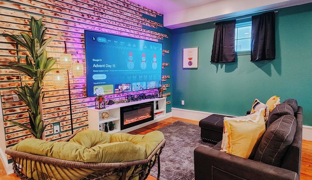 Boho Luxe/3 King Beds/Pool Table/85" TV