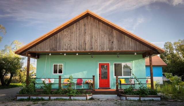 Boho Mountain Cottage in the heart of Driggs