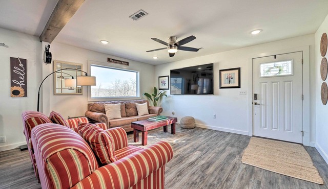 Boho Mountain Home Escape, Walk to Marina!