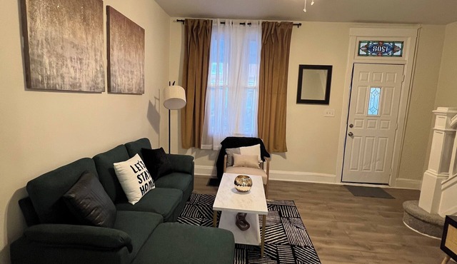 Boho Oasis 2 Bed 1 Bath home in Baltimore City!