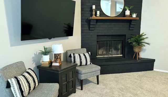 Boho Oasis – Spacious 3-Bedroom Stylish Retreat with Games & Coffee Bar