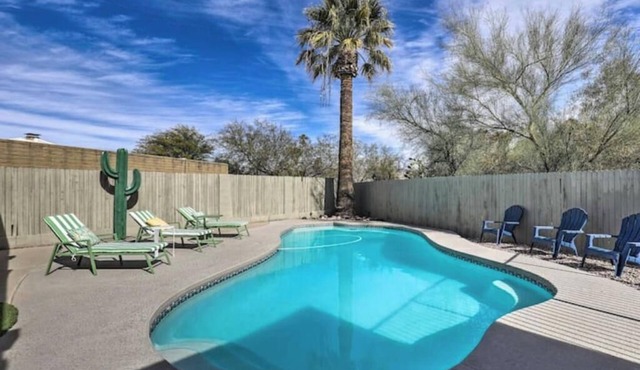 Boho-off-Broadway, fun and chic family home!nn
