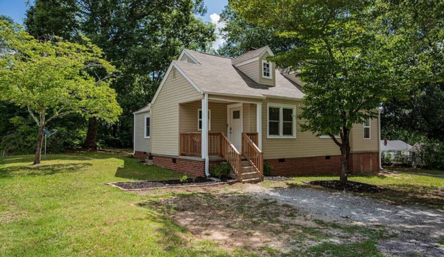 Boho on B St- Monthly Rental 2min to DWT Easley
