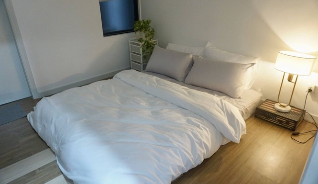 Boho retreat 1-min walk to MRT Station - Female only