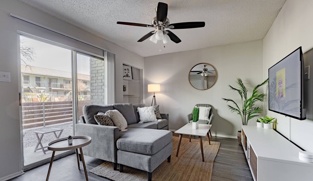 Boho Retreat in SoLa☼Sleeps 5☼King Bed☼WiFi☼2BR