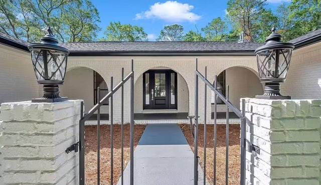Boho Retreat w/2 Masters & Plenty of Space